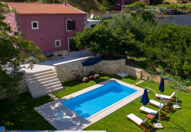 Totally private beautiful villa Myrthios,Rethymno,Crete