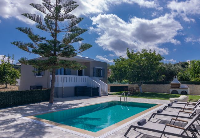 Modern rural villa,Private pool,for Families,Ideal location,Crete
