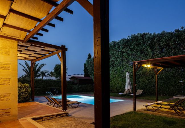 Villa in Adelianos Kampos - Kali Villa in Adelianos Kampos - Kali