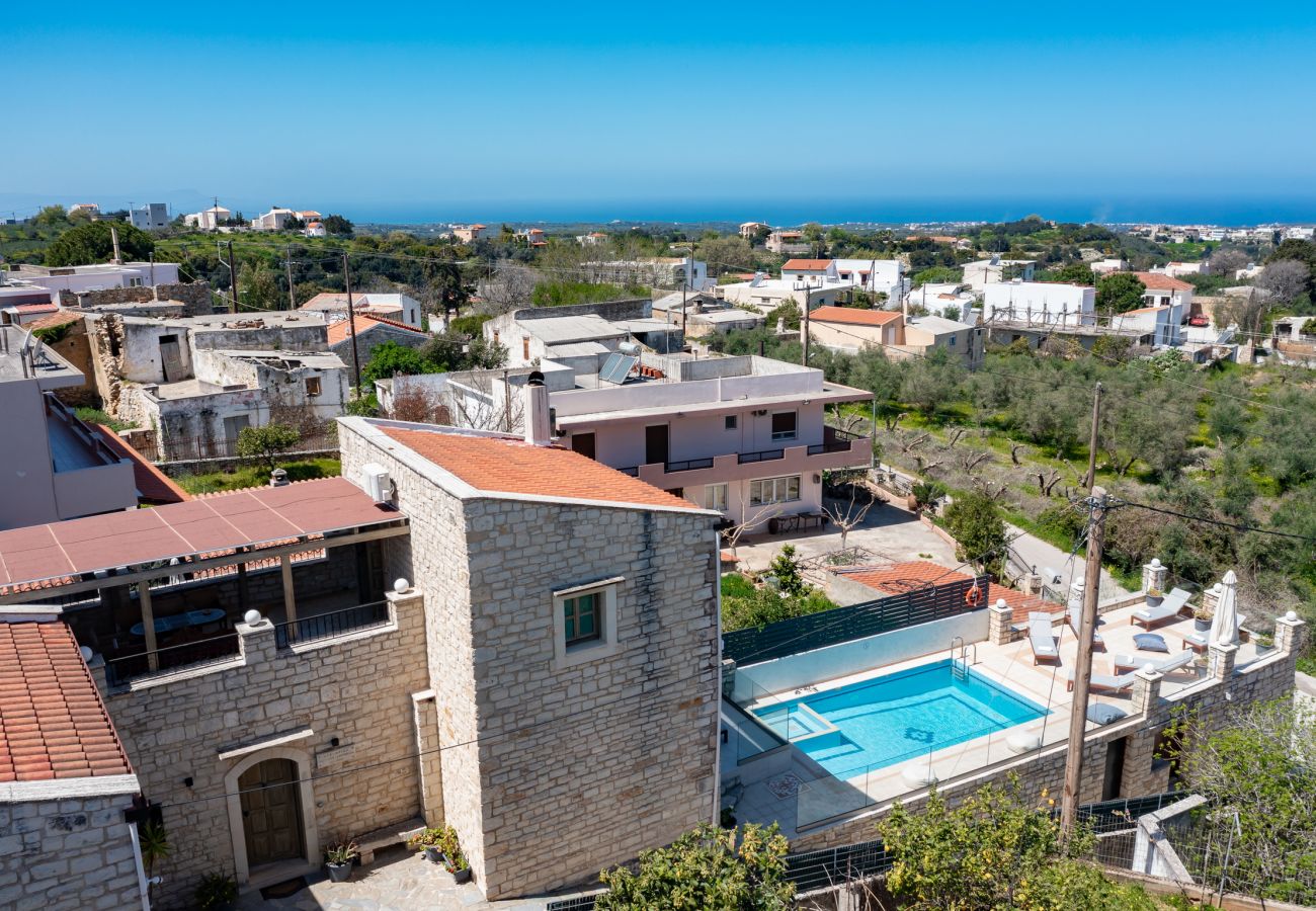 Renovated Villa, 6 persons, Kids pool, Picturesque village, Rethymno