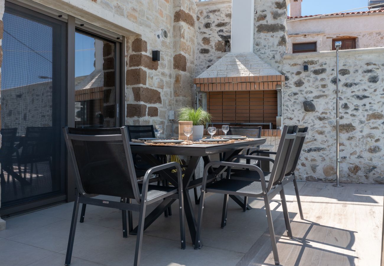 Stone project villa in Pigi Rethymno outisde dining  Stone project villa in Pigi Rethymno outside dining