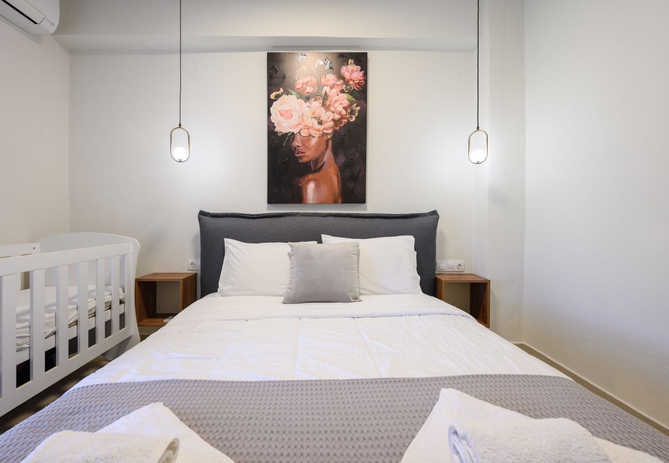 Cozy Double bed Bedroom, Travel Cot, Stone Built Villa Cozy Double bed Bedroom, Travel Cot, Stone Built Villa