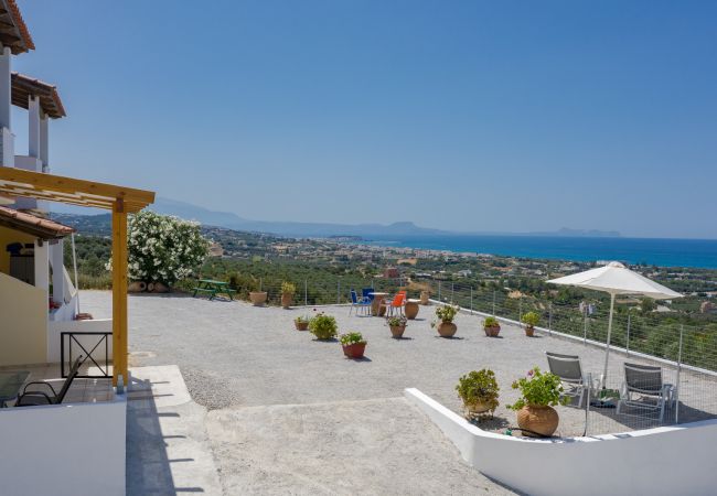 Cozy apt,Fully equipped,Near amenities,Platanias,Rethymno