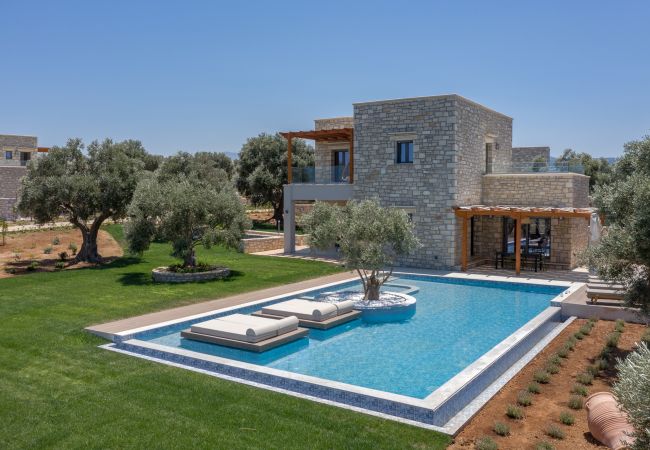 145sq.m. villa,Huge pool,Plants,Near beach & taverns,Rethymno,Crete