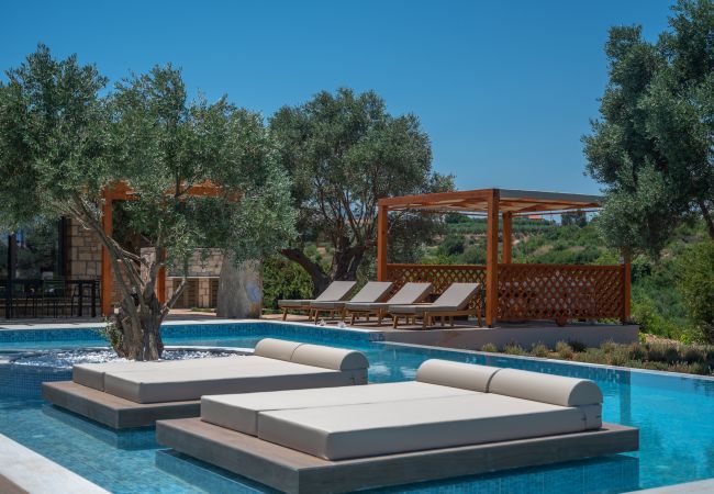 145sq.m. villa,Huge pool,Plants,Near beach & taverns,Rethymno,Crete 145sq.m. villa,Huge pool,Plants,Near beach & taverns,Rethymno,Crete