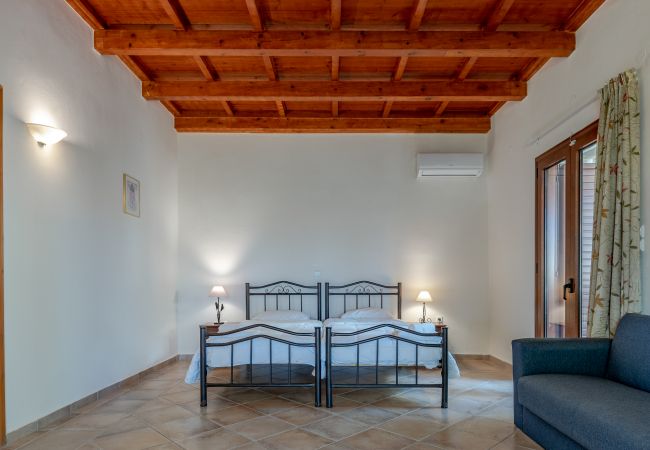 Villa in Agia Triada - Hill Top Villa in Agia Triada - Hill Top