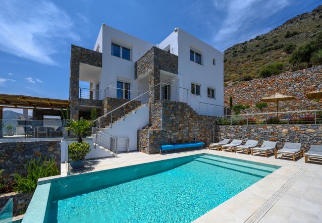 La Villa Havgas-Plot and Swimming Pool