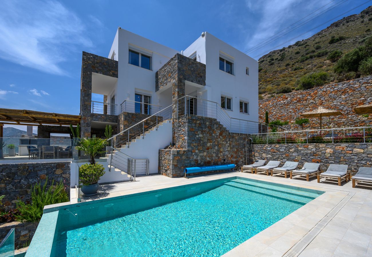 La Villa Havgas-Plot and Swimming Pool La Villa Havgas-Plot and Swimming Pool