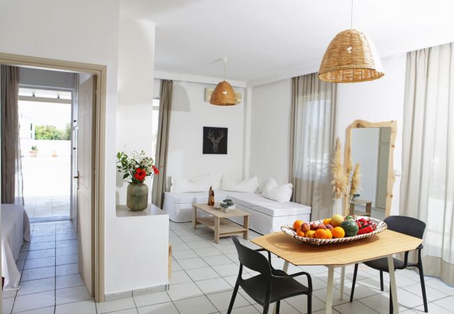 Kalimera apt,Near beach,Tavern,Supermarket,Rethymno