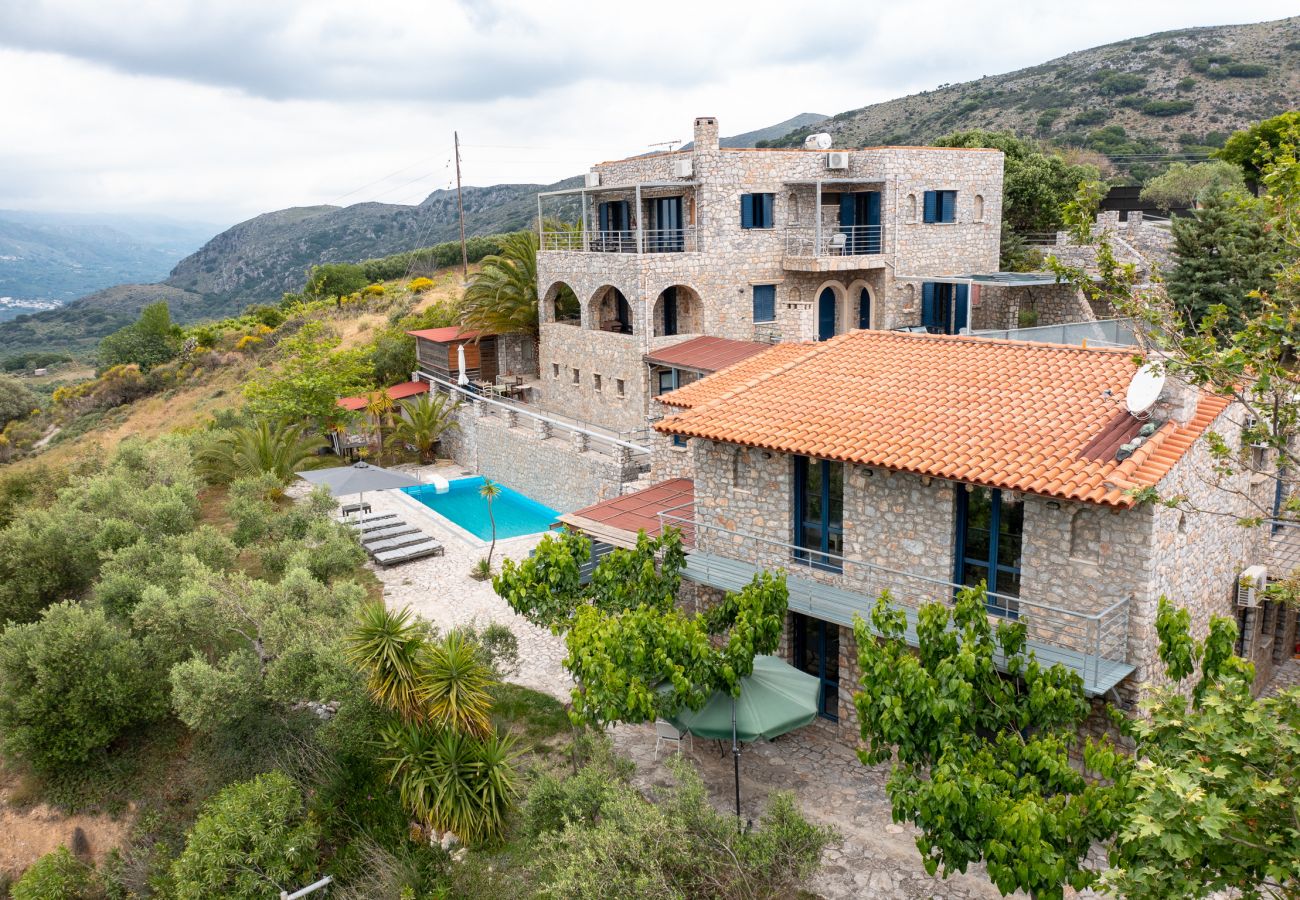 Manousaki,serene villa,pool,Near taverns,Crete,Greece Manousaki,serene villa,pool,Near taverns,Crete,Greece