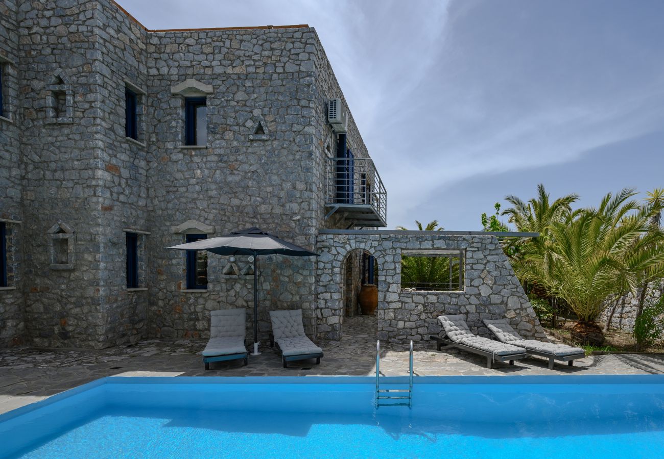 Petritis,serene villa,pool,Near taverns,Crete,Greece Petritis,serene villa,pool,Near taverns,Crete,Greece