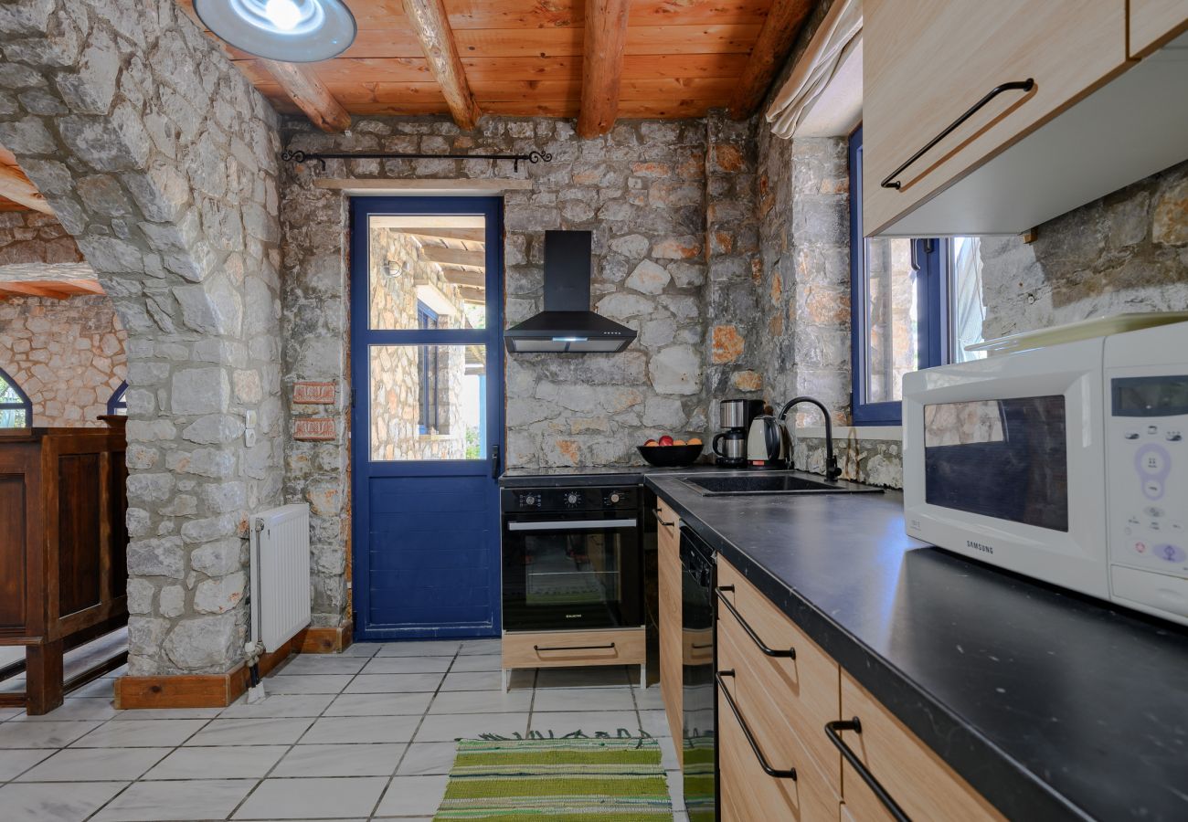Rozare,serene villa,pool,Near taverns,Crete,Greece Villa in Lampini - Rozare