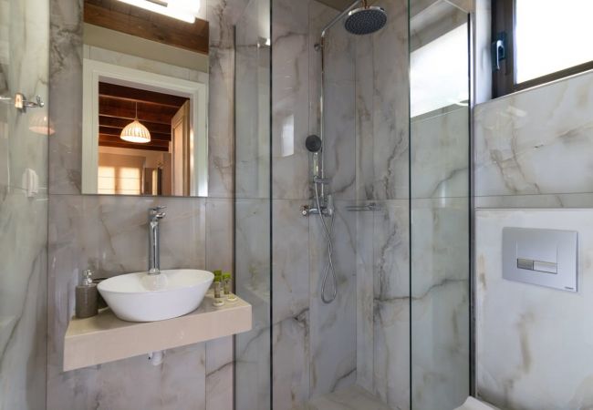 Kipo Paradiso 6 Yoga & Spa Resort, Luxury Bathroom Kipo Paradiso 6 Yoga & Spa Resort, Luxury Bathroom