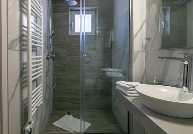 Kipo Paradiso 6 Yoga & Spa Resort, Luxury Bathroom Kipo Paradiso 6 Yoga & Spa Resort, Luxury Bathroom