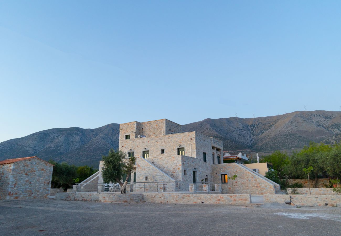 Apartment in Agia Varvara - Mani Tsopakas Residences - Koudounopetra Apartment Apartment in Agia Varvara - Mani Tsopakas Residences - Koudounopetra Apartment