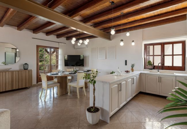 Villa in Panormo - Ami Manoir Villa in Panormo - Ami Manoir