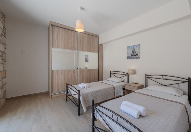 Villa in Keratokambos - Petrina 3 Villa in Keratokambos - Petrina 3