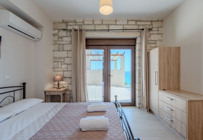 Villa in Keratokambos - Petrina 3 Villa in Keratokambos - Petrina 3