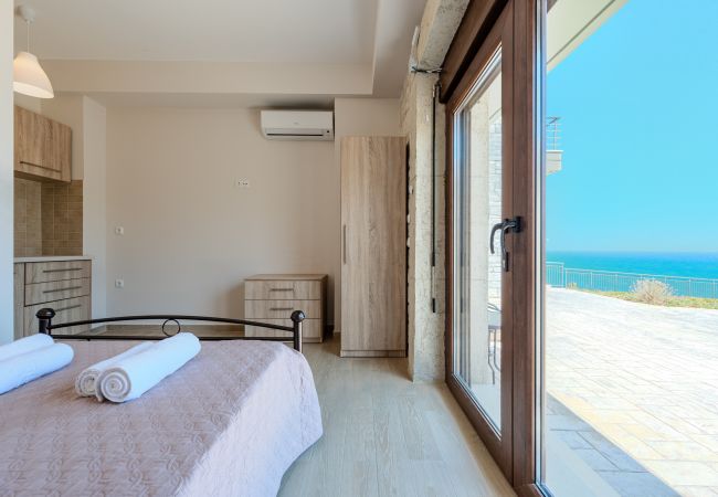 Villa in Keratokambos - Petrina 4 Villa in Keratokambos - Petrina 4