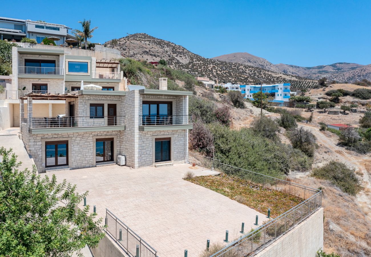 Villa in Keratokambos - Petrina 4