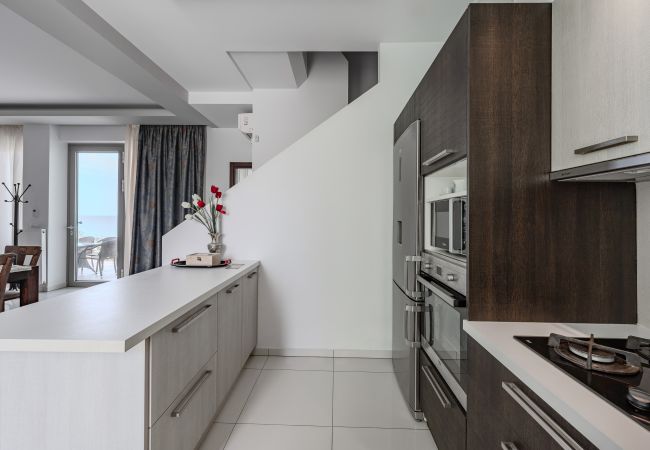 Villa in Kato Gouves - Aphrodite beachfront villa-on the Waves Villa in Kato Gouves - Aphrodite beachfront villa-on the Waves