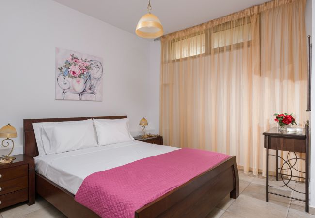 Villa in Kato Gouves - Aphrodite beachfront villa-on the Waves Villa in Kato Gouves - Aphrodite beachfront villa-on the Waves