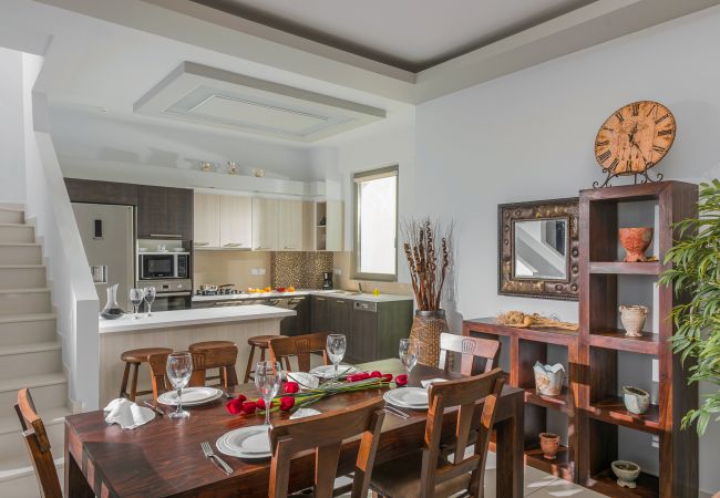 Villa in Kato Gouves - Aphrodite beachfront villa-on the Waves Villa in Kato Gouves - Aphrodite beachfront villa-on the Waves