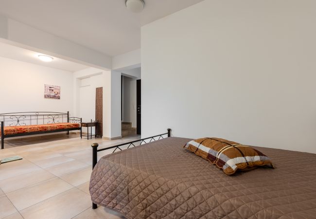 Villa in Kato Gouves - Aphrodite beachfront villa-on the Waves Villa in Kato Gouves - Aphrodite beachfront villa-on the Waves