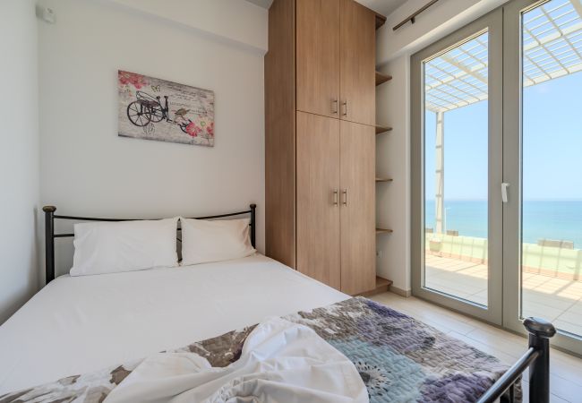 Villa in Kato Gouves - Aphrodite beachfront villa-on the Waves Villa in Kato Gouves - Aphrodite beachfront villa-on the Waves