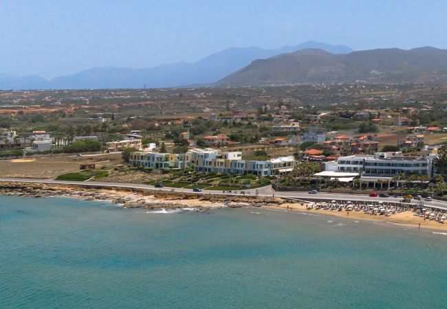 Villa in Kato Gouves - Aphrodite beachfront villa-on the Waves Villa in Kato Gouves - Aphrodite beachfront villa-on the Waves