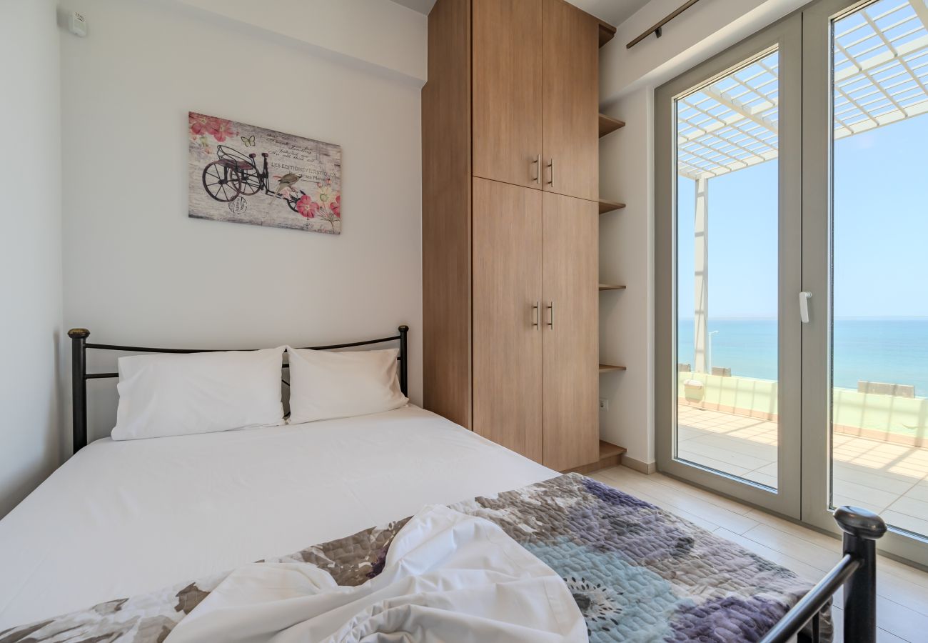 Villa in Kato Gouves - Aphrodite beachfront villa-on the Waves Villa in Kato Gouves - Aphrodite beachfront villa-on the Waves