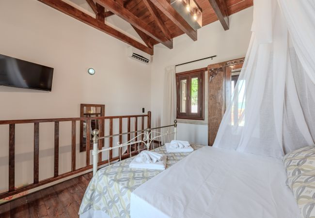 Villa in Amari - Evergreen Villa in Amari - Evergreen