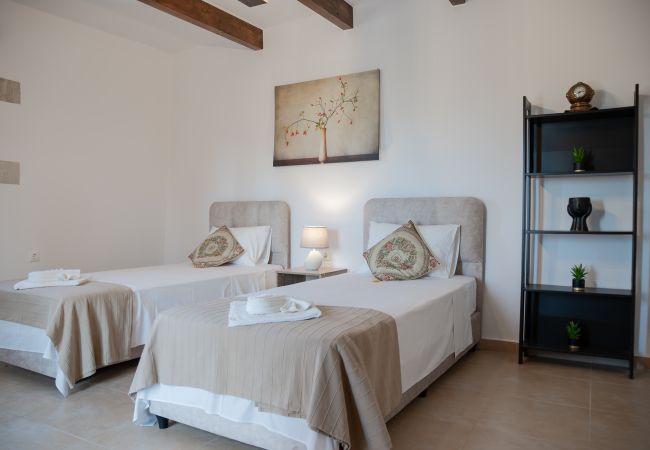 Villa in Amari - Evergreen Villa in Amari - Evergreen