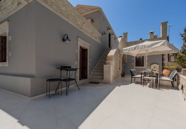 Villa in Amari - Evergreen Villa in Amari - Evergreen