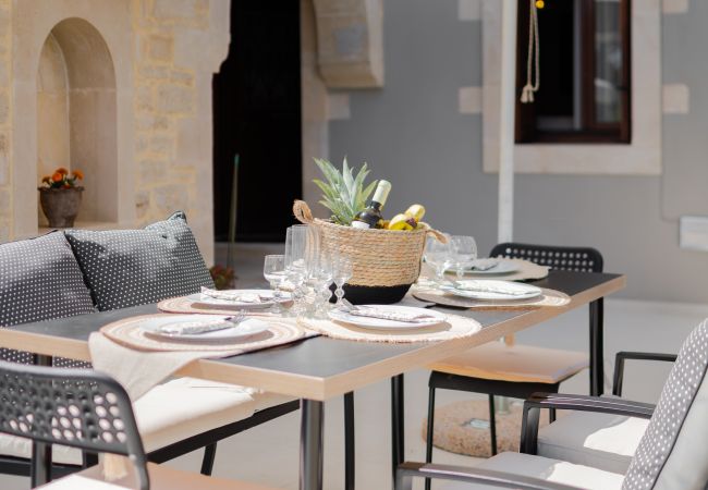 Villa in Amari - Evergreen Villa in Amari - Evergreen