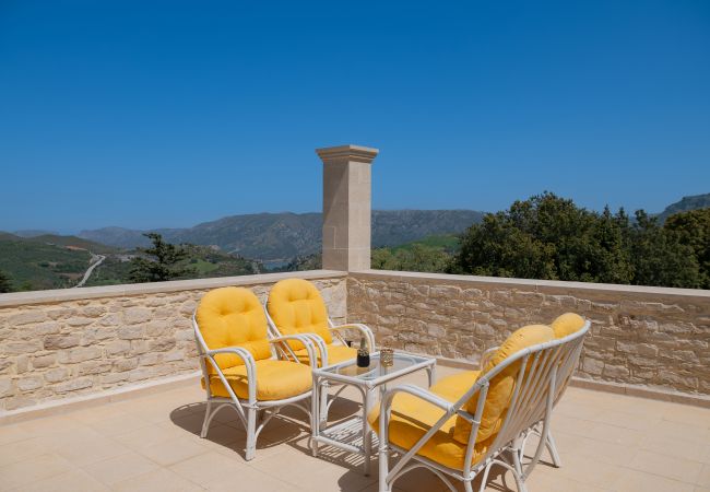 Villa in Amari - Evergreen Villa in Amari - Evergreen