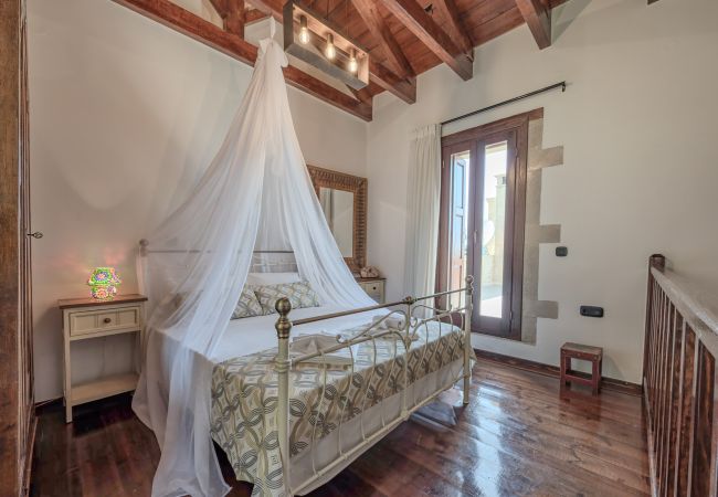 Villa in Amari - Evergreen Villa in Amari - Evergreen