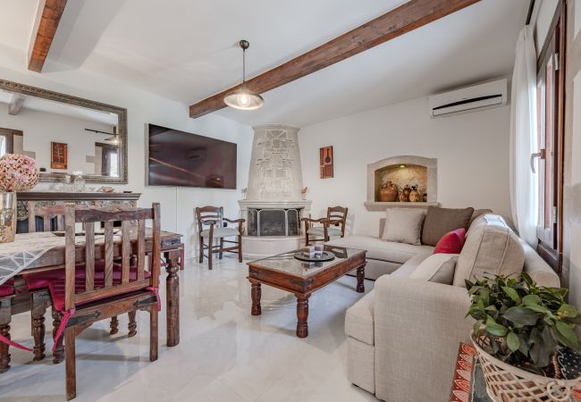 Villa in Amari - Evergreen Villa in Amari - Evergreen