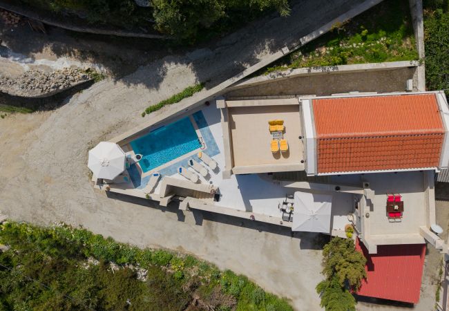 Villa in Amari - Evergreen Villa in Amari - Evergreen