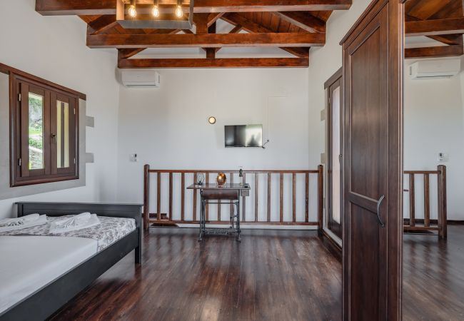 Villa in Amari - Evergreen Villa in Amari - Evergreen