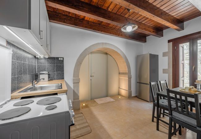 Villa in Amari - Evergreen Villa in Amari - Evergreen