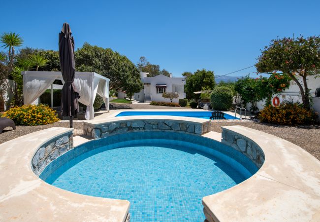 Villa in Akrotiri - Villa Plumeria Flower Villa in Akrotiri - Villa Plumeria Flower