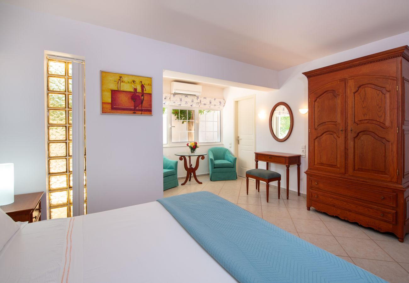 Villa in Akrotiri - Villa Plumeria Flower Villa in Akrotiri - Villa Plumeria Flower