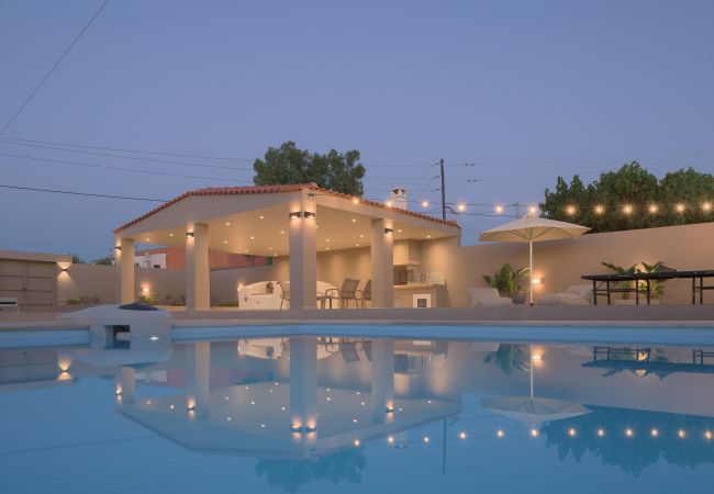 Villa in Pigi - Maroon 7 Residence